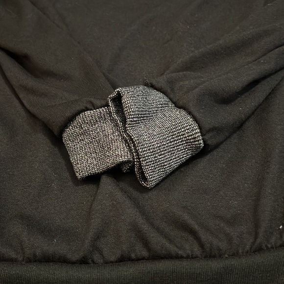 Women’s black long sleeve off the shoulder top size Large - Picture 2 of 4